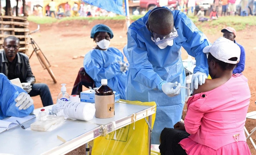 WHO và CDC châu Phi công bố kế hoạch lớn ứng phó Ebola