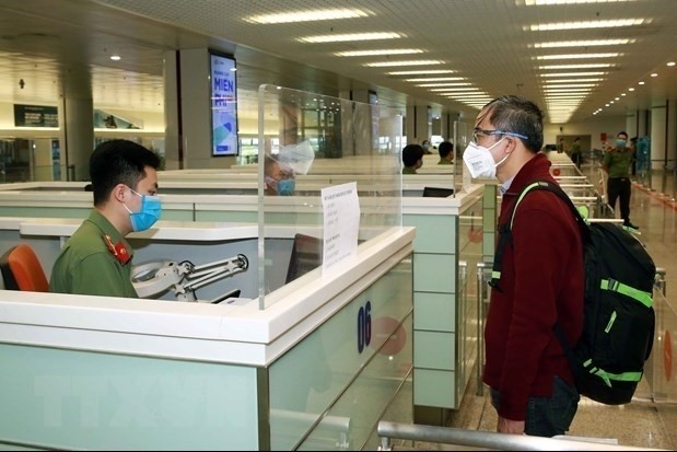 Hoàn thiện quy định về hoàn thành nghĩa vụ nộp thuế trong trường hợp xuất cảnh