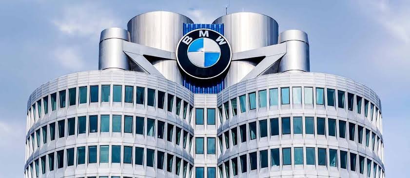 BMW triệu hồi gần 11.000 xe tại Nam Phi do nguy cơ cháy nổ