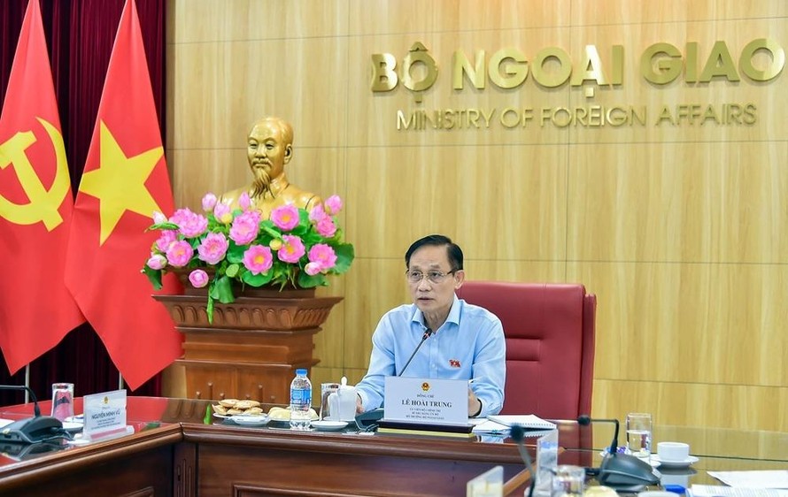 Bộ trưởng Ngoại giao Lê Hoài Trung chủ trì rà soát, đôn đốc việc thực hiện các cam kết, thỏa thuận quốc tế