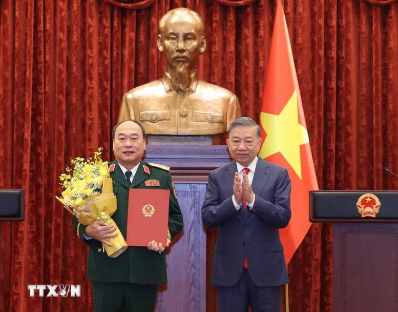 Tổng Bí thư, Chủ tịch nước Tô Lâm trao Quyết định thăng Quân hàm Thượng tướng cho Phó Tổng Tham mưu trưởng Quân đội nhân dân Việt Nam Lê Quang Đạo