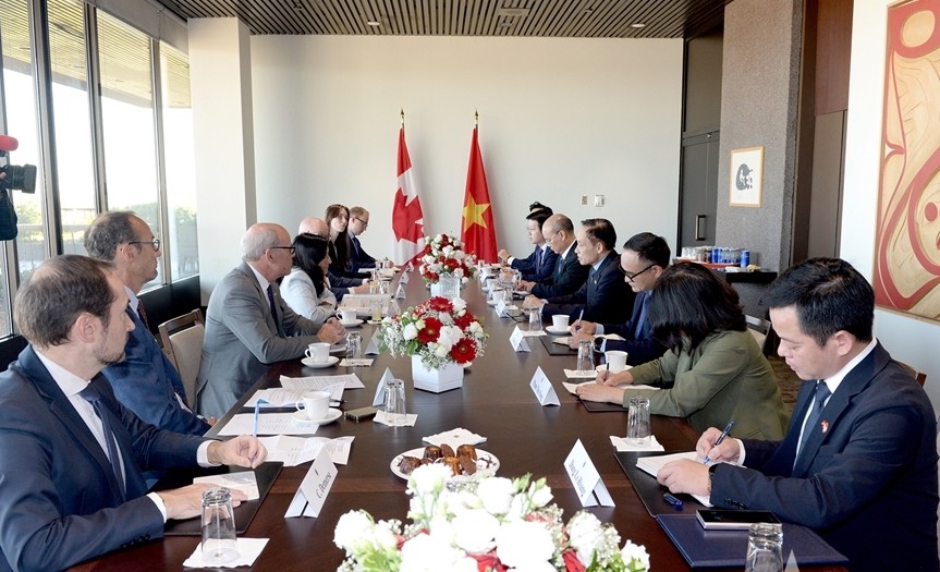 Bộ trưởng Lê Hoài Trung hội đàm với Bộ trưởng Ngoại giao Canada Anita Anand