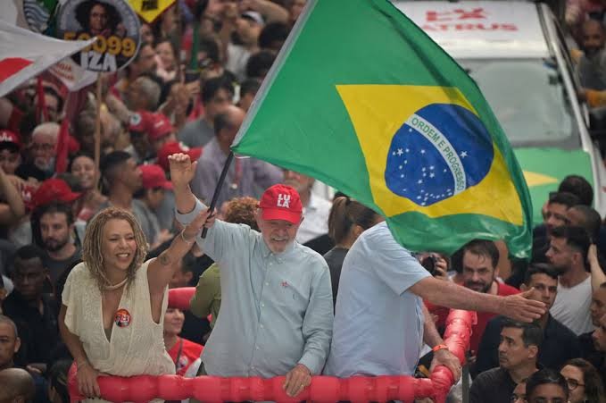 Hai ứng cử viên Tổng thống Brazil kết thúc vận động tranh cử