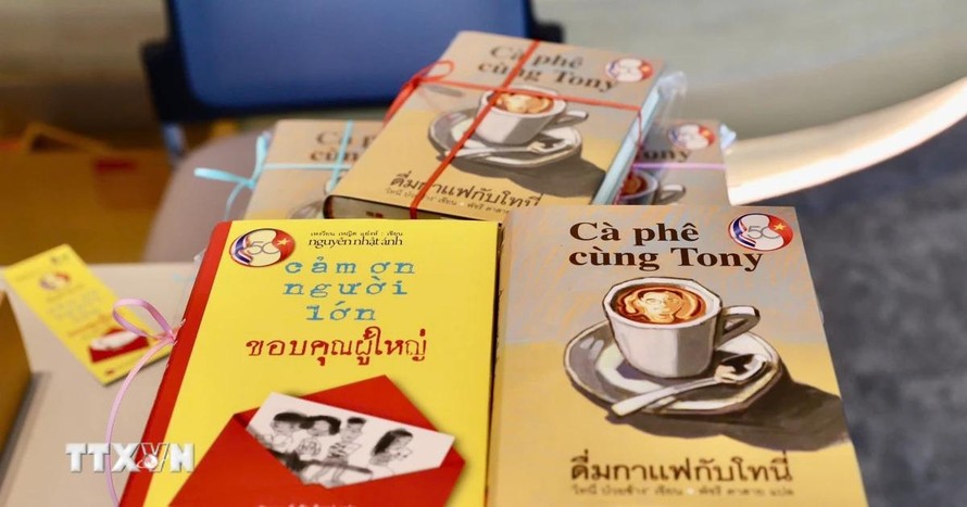 “Cảm ơn người lớn" và "Cà phê cùng Tony" bản tiếng Thái ra mắt độc giả xứ Chùa Vàng