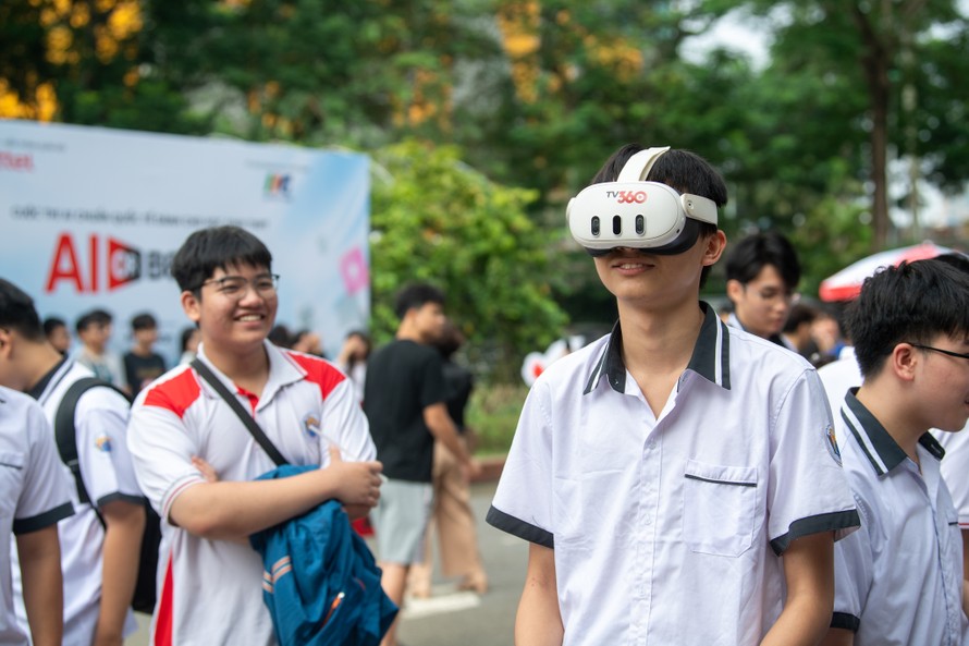 Lần đầu tiên học sinh THPT cả nước được thi AI chuẩn quốc tế hoàn toàn miễn phí