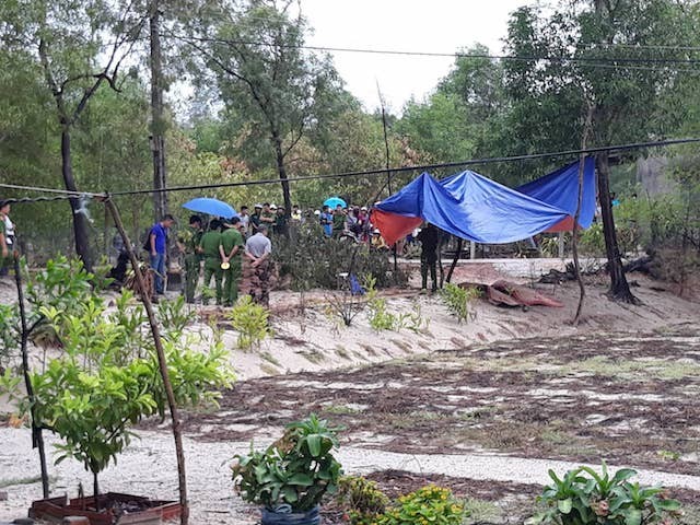 Hiện trường vụ án mạng nghiêm trọng khiến 2 người tử vong. Ảnh: Dân Việt