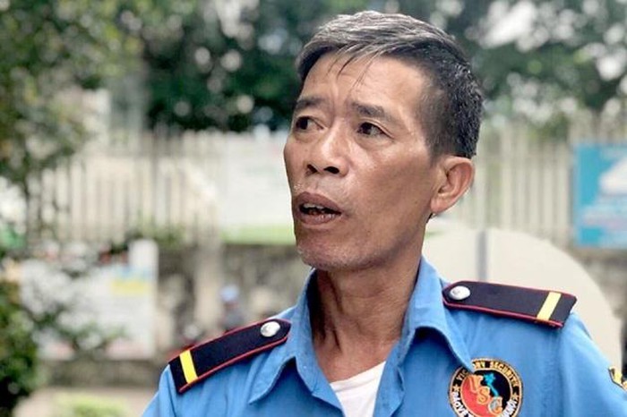 Ông Hồ Xuân Lâm, bảo vệ tòa chung cư Vinaconex. - Ảnh:Vietnamnet