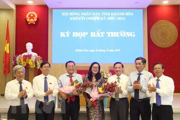 Ông Lê Hữu Hoàng (người thứ 3 bên trái sang). (Ảnh: Tiên Minh/TTXVN)