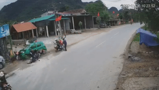 Hiện trường xảy ra sự việc. Ảnh cắt từ clip 