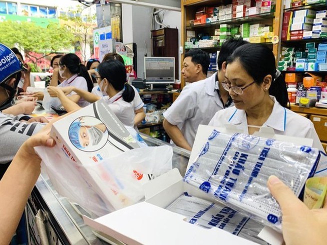 Sàn thương mại điện tử cam kết kiểm soát giá khẩu trang y tế