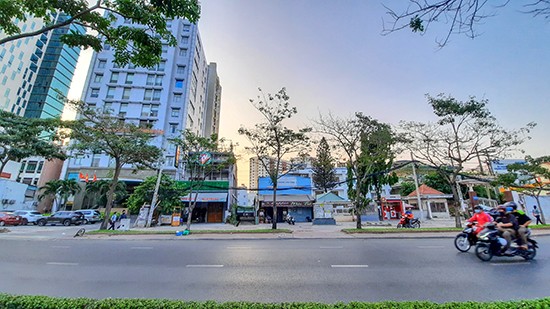 Cảnh thưa vắng trên đường phố Sài Gòn không còn là điều bỡ ngỡ. - Ảnh: Lê Xuân Thọ