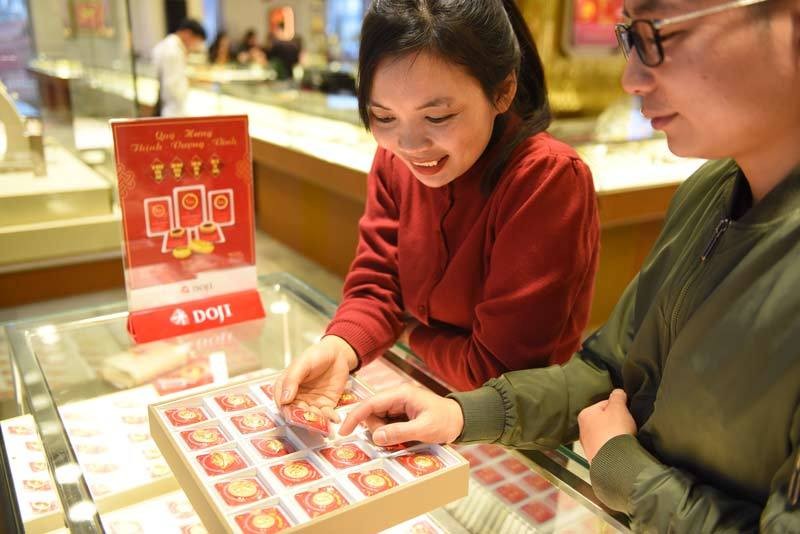 Giá vàng trong nước cán mốc 50,35 triệu đồng/lượng, dự báo sẽ còn tăng