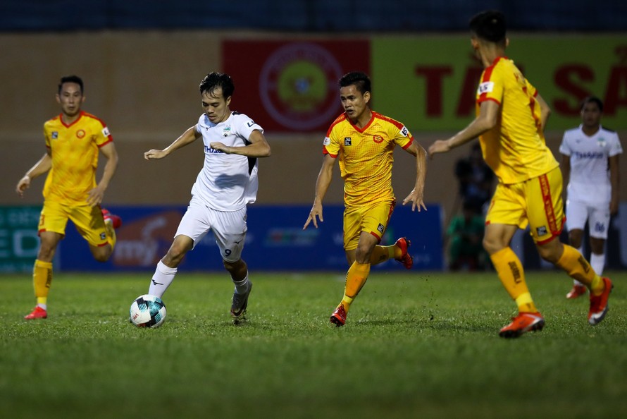 Vì sao VFF và VPF không muốn hủy V.League?