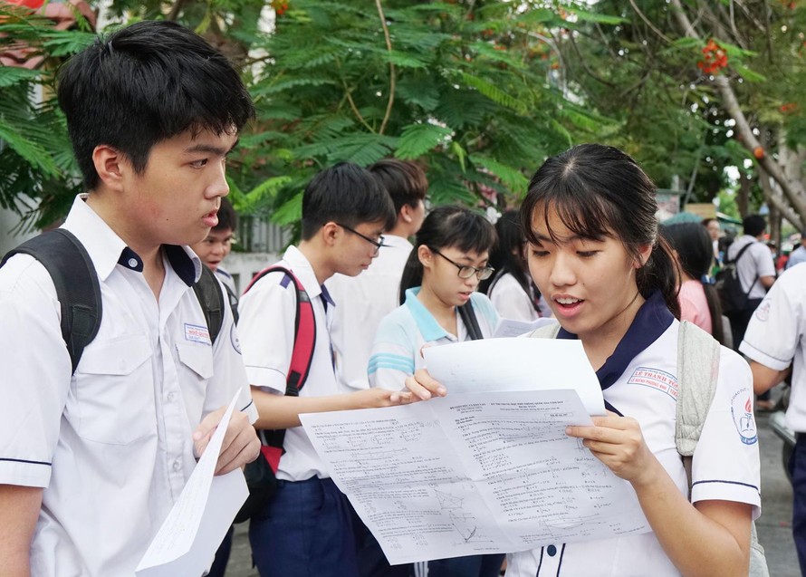 Thí sinh sau khi làm xong bài thi môn Toán.