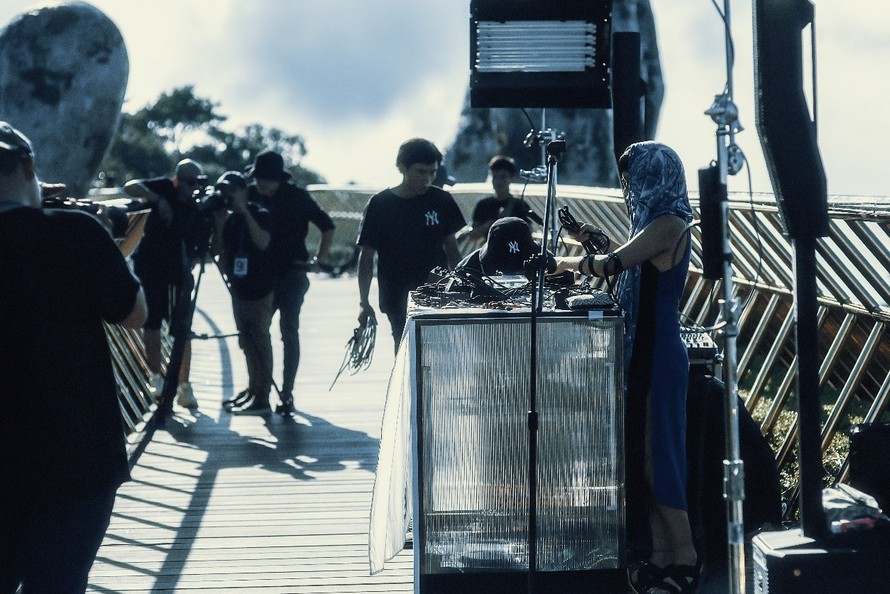 Lễ hội âm nhạc trực tuyến UWSA tại Cầu Vàng