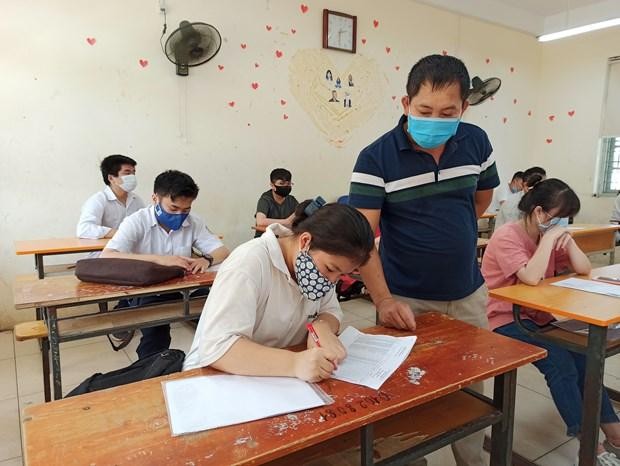 Thí sinh làm thủ tục dự thi Tốt nghiệp Trung học phổ thông.