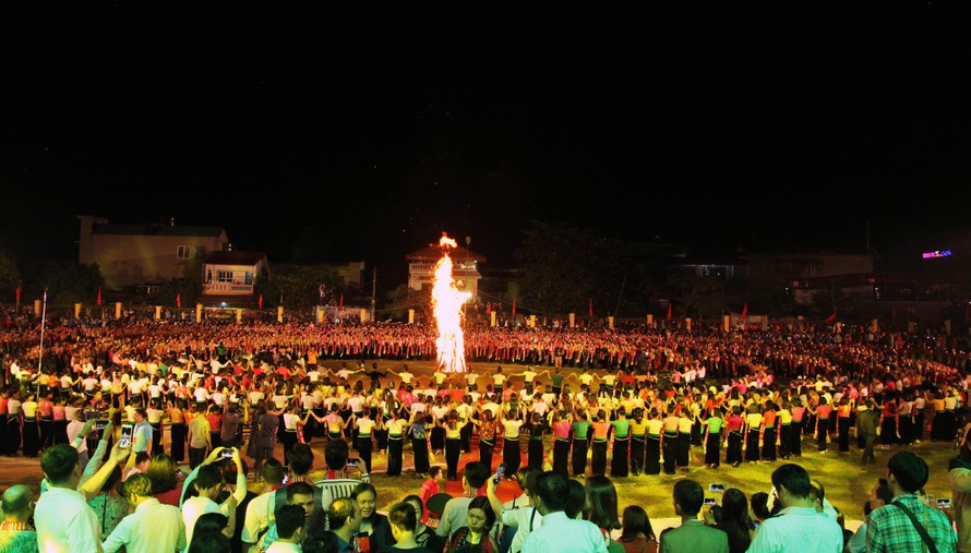 Trên 2.000 người sẽ trình diễn Xòe Thái trong chương trình 'Tây Bắc - Vang mãi bản hòa ca'