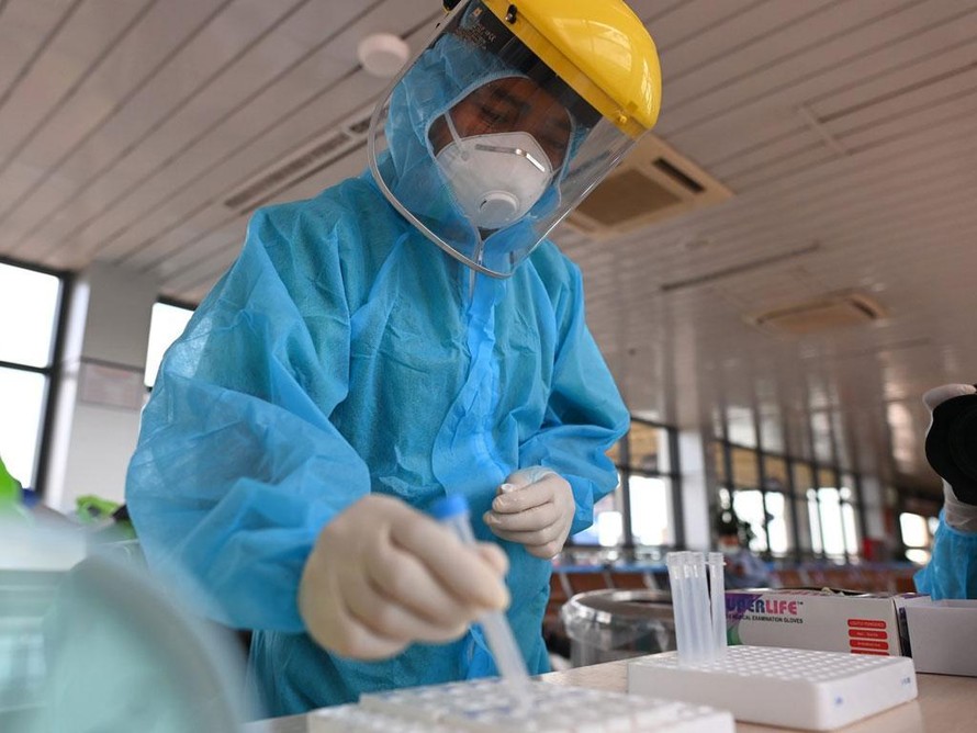 Ngày 4/11: Số mắc mới COVID-19 giảm sâu, còn 339 ca