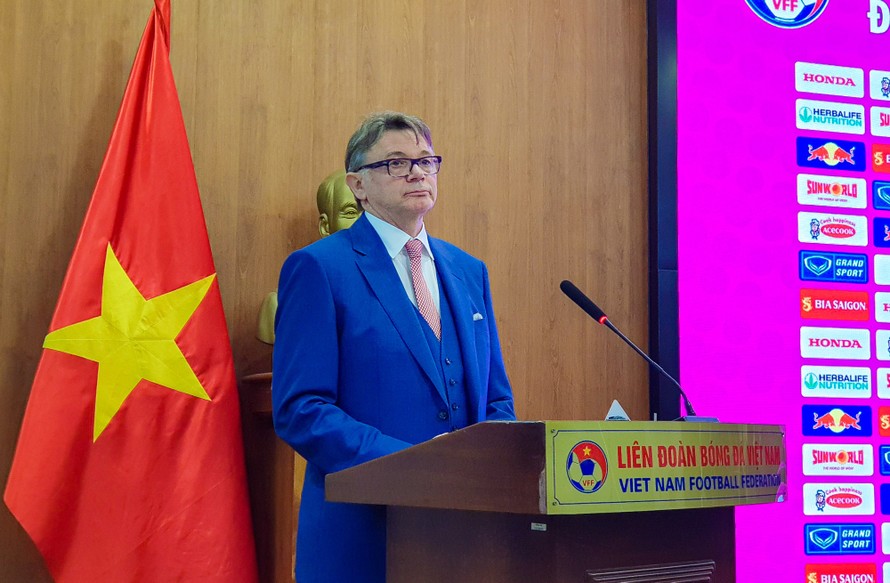 Ông Philippe Troussier chính thức trở thành HLV trưởng Đội tuyển Bóng đá nam Quốc gia Việt Nam