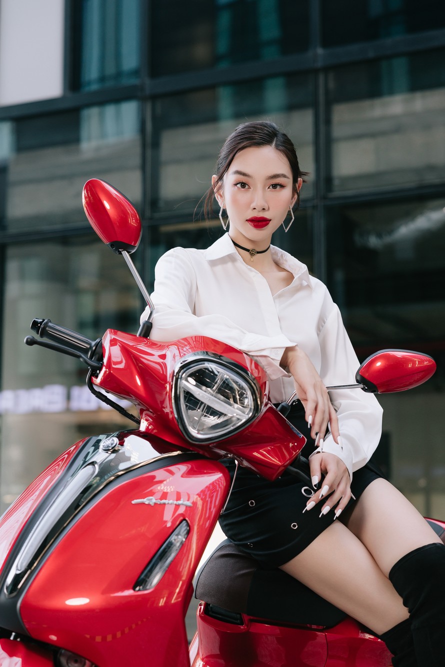 Thùy Tiên phối đồ đơn giản nhưng vẫn thu hút ánh nhìn nhờ phụ kiện 