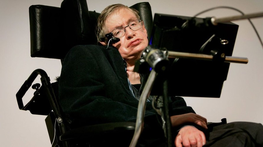 Giáo sư Stephen Hawking qua đời ở tuổi 76