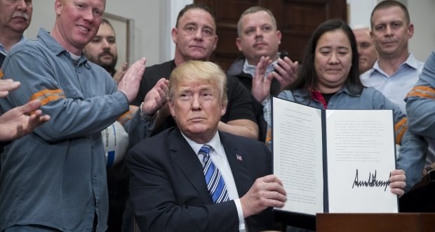 Ông Trump khiến Trung Quốc nổi giận khi thông quan đạo luật với Đài Loan