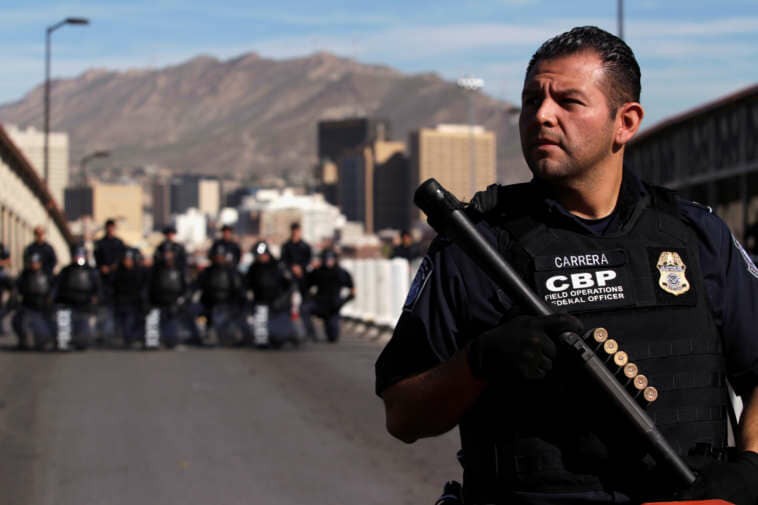 Mỹ gửi hơn 5.000 binh lính tiến sát biên giới Mexico