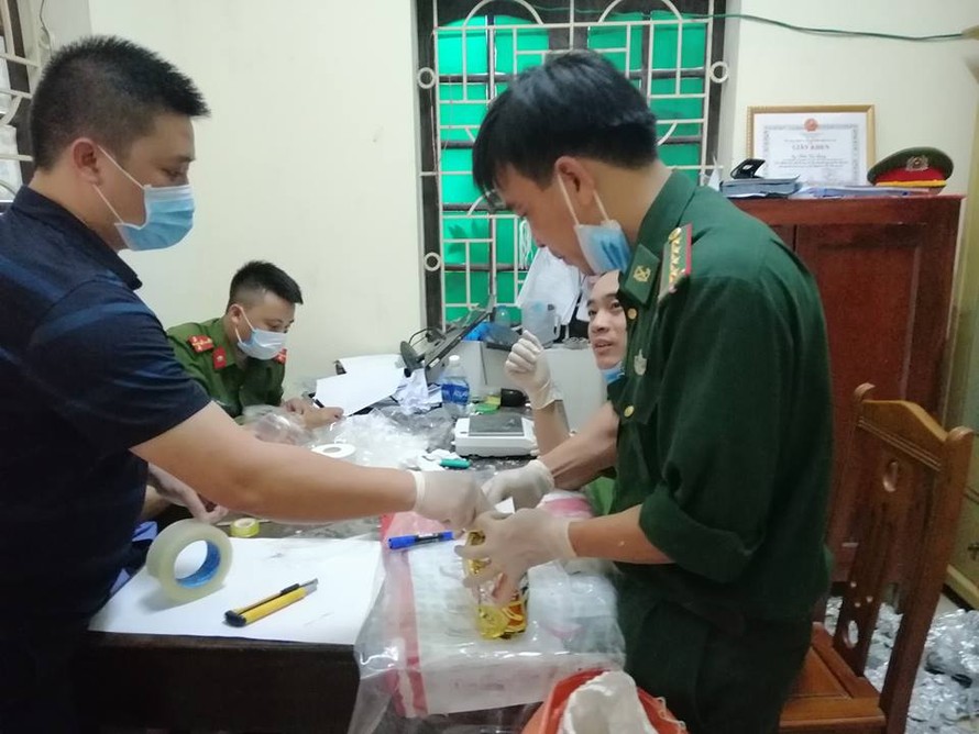 Truy nã quốc tế kẻ cầm đầu, khởi tố 4 bị can vụ bắt 700 kg ma túy