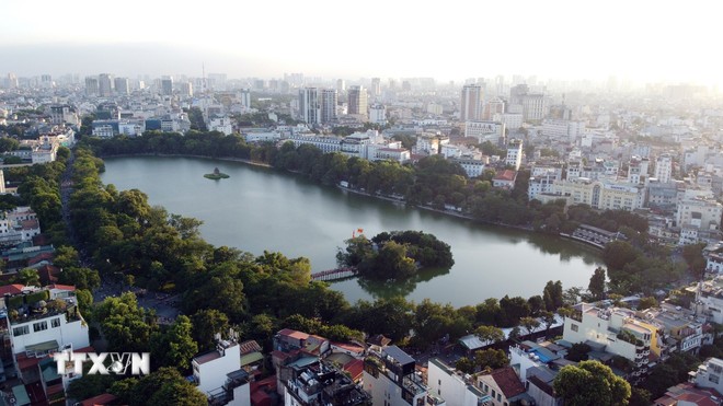 Hồ Hoàn Kiếm ngày nay. Ảnh: TTXVN.