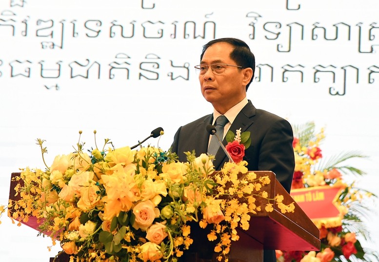 Phó Thủ tướng Bùi Thanh Sơn phát biểu tại lễ kỷ niệm. Ảnh: VGP/Hải Minh