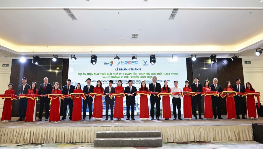 VinFast Energy và điện nghi sơn 2 vận hành hệ thống điện mặt trời tích hợp pin lưu trữ năng lượng
