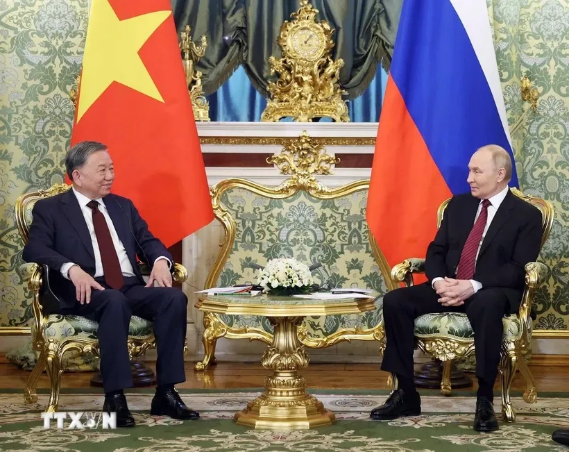 Tổng Bí thư Tô Lâm hội đàm hẹp với Tổng thống Nga Vladimir Putin. Ảnh: Thống Nhất/TTXVN