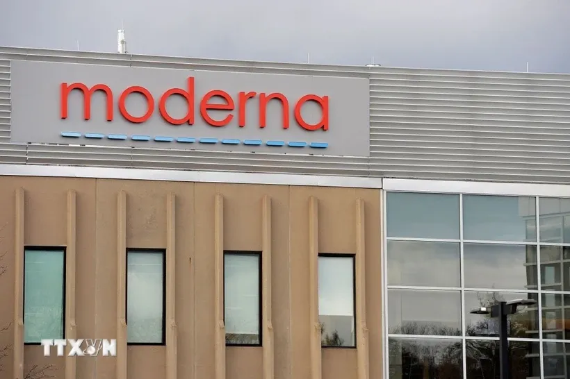 Biểu tượng của Moderna tại trụ sở ở Norwood, Massachusetts, Mỹ. Ảnh: AFP/TTXVN