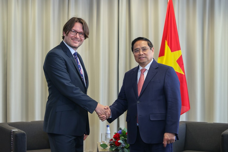 Thủ tướng Phạm Minh Chính tiếp ông Jevgeni Kabanov, Chủ tịch phụ trách về chính sách công toàn cầu của Tập đoàn Bolt. Ảnh: VGP/Nhật Bắc