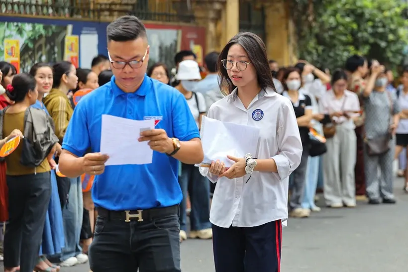 Thí sinh dự thi môn Ngữ văn. 