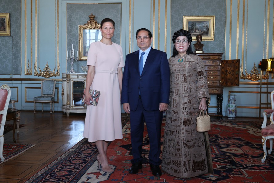 Hai nhà lãnh đạo nhất trí hai nước cần tăng cường hợp tác văn hóa, tổ chức các sự kiện giao lưu các ban nhạc của hai nước nhằm quảng bá văn hóa của nhau và tăng cường kết nối, giao lưu nhân dân. Ảnh: VGP/Nhật Bắc