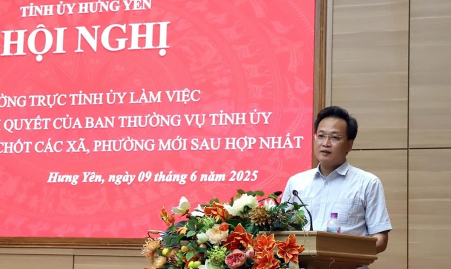 Bí thư Tỉnh ủy Hưng Yên Nguy.ễn Hữu Nghĩa phát biểu tại Hội nghị công bố nhân sự chủ chốt các xã, phường mới sau hợp nhất.