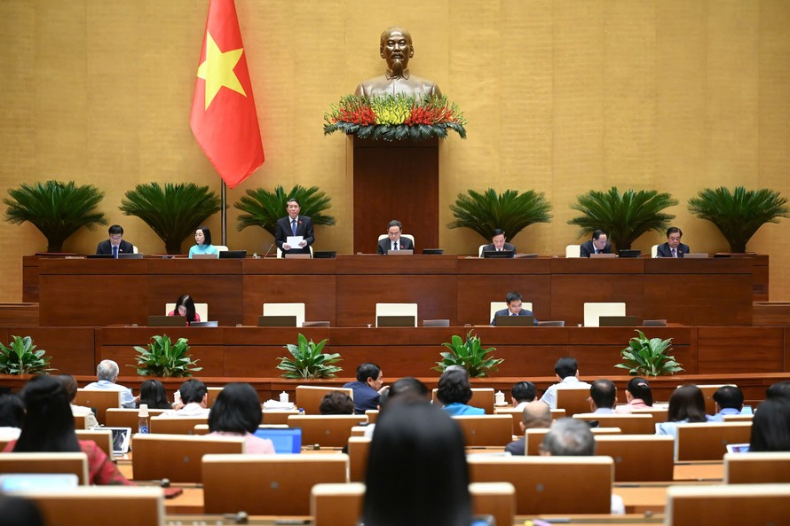 Phó Chủ tịch Quốc hội Nguyễn Đức Hải điều hành Phiên họp. 