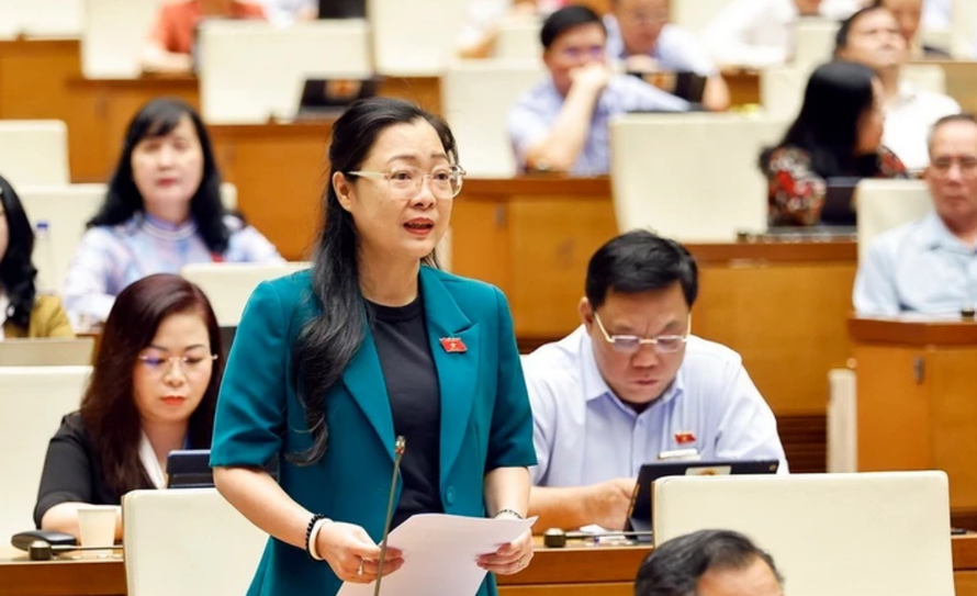 Đại biểu Quốc hội tỉnh Vĩnh Long Nguyễn Thị Quyên Thanh phát biểu