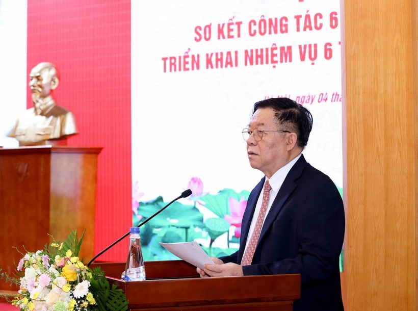 Ông Nguyễn Trọng Nghĩa, Ủy viên Bộ Chính trị, Bí thư Trung ương Đảng, Trưởng Ban Tuyên giáo và Dân vận Trung ương phát biểu chỉ đạo hội nghị. Ảnh: Phương Hoa/TTXVN