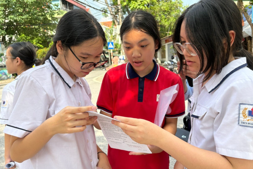 Học sinh dự thi lớp 10. Ảnh: PV/Vietnam+