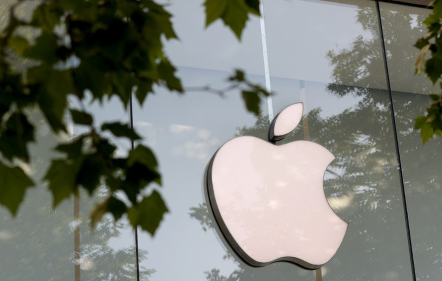 Biểu tượng Apple tại một cửa hàng ở Brussels, Bỉ.