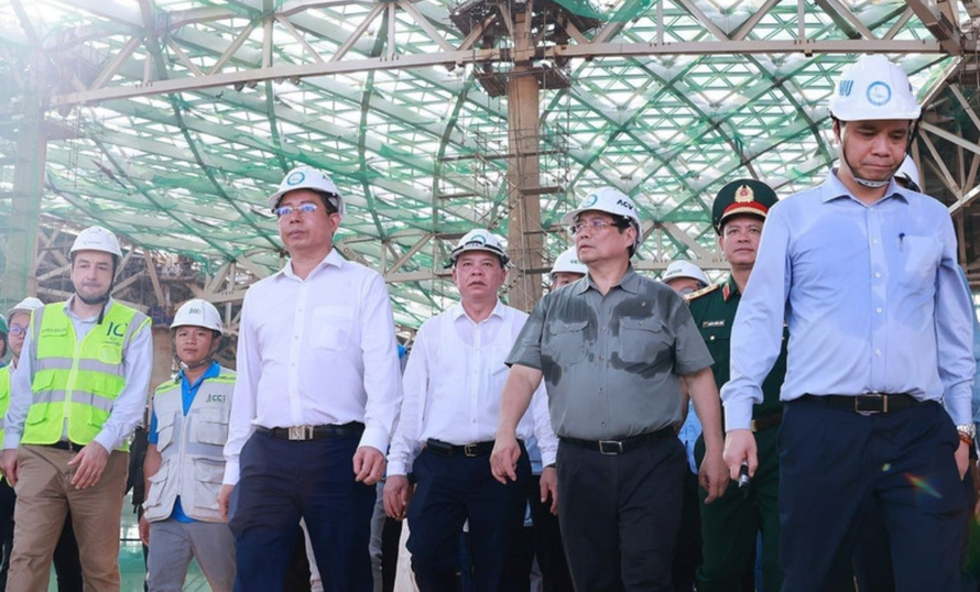 Thủ tướng Phạm Minh Chính kiểm tra tiến độ thi công Dự án Cảng hàng không quốc tế Long Thành.