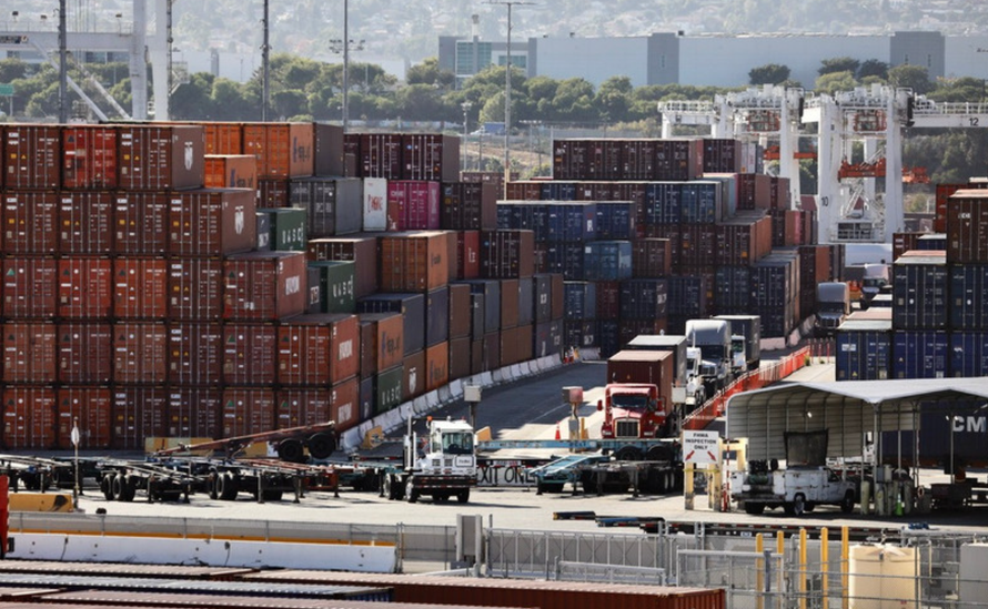 Quang cảnh cảng hàng hóa Los Angeles, California, Mỹ