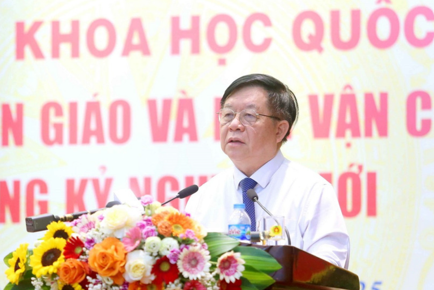 Ông Nguyễn Trọng Nghĩa, Ủy viên Bộ Chính trị, Bí thư Trung ương Đảng, Trưởng Ban Tuyên giáo và Dân vận Trung ương phát biểu kết luận hội thảo