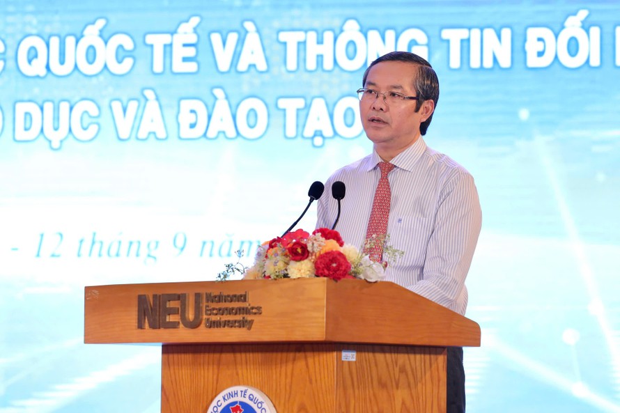 Thứ trưởng Nguyễn Văn Phúc: Cần hành động quyết liệt để hợp tác quốc tế trong giáo dục phát huy hiệu quả. Ảnh: VGP/Nguyễn Mạnh
