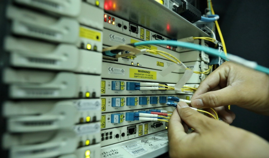 Xử lý kỹ thuật tại phòng Tổng đài. 