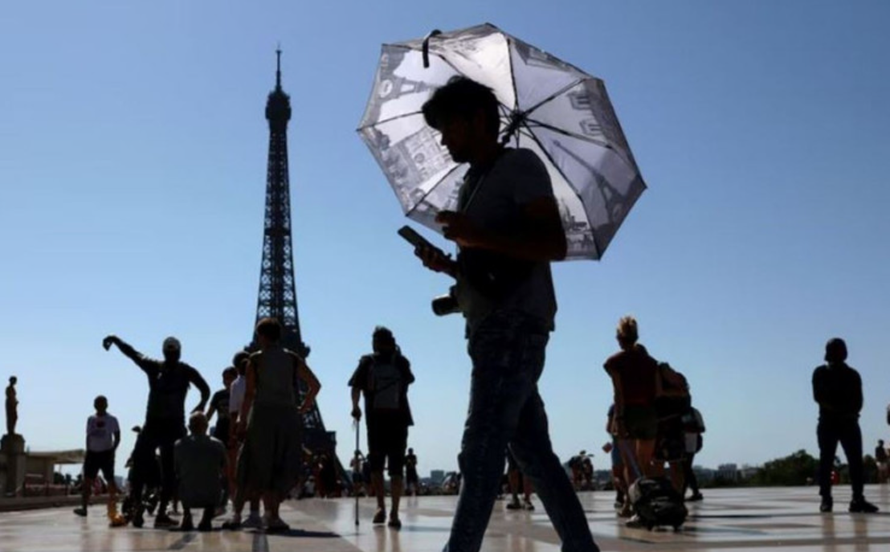 Trời nắng gay gắt tại Paris, Pháp