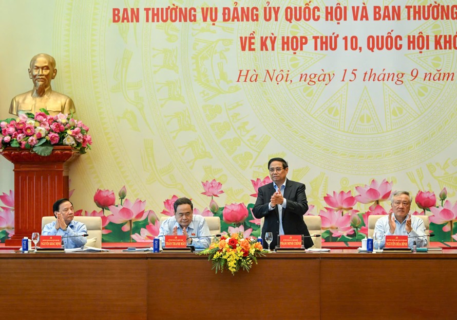 Thủ tướng Chính phủ Phạm Minh Chính và Chủ tịch Quốc hội Trần Thanh Mẫn đồng chủ trì Hội nghị. Ảnh: VGP/Nhật Bắc