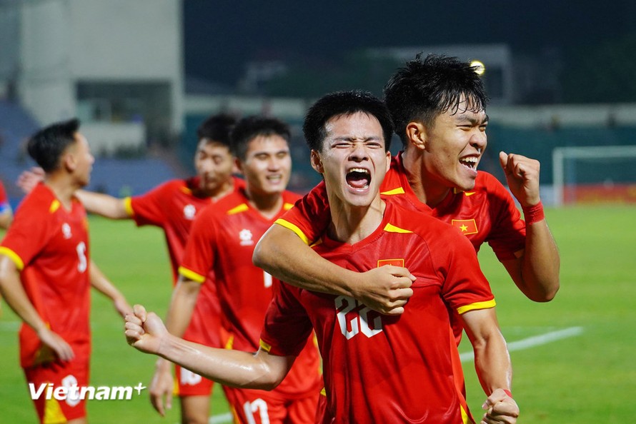 Đội tuyển Việt Nam sử dụng lực lượng trẻ chuẩn bị cho 2 trận so tài với Nepal